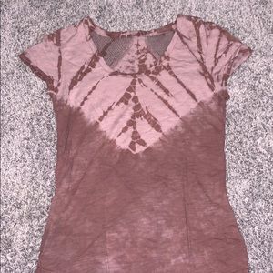 the buckle red t shirt